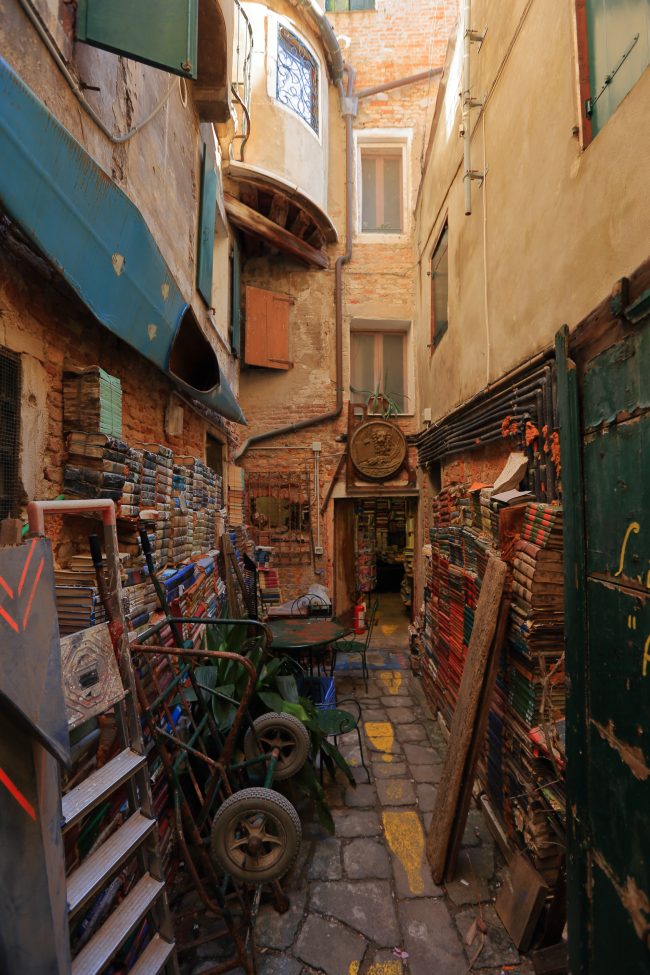 Venezia-Calle-Bragadin_3246