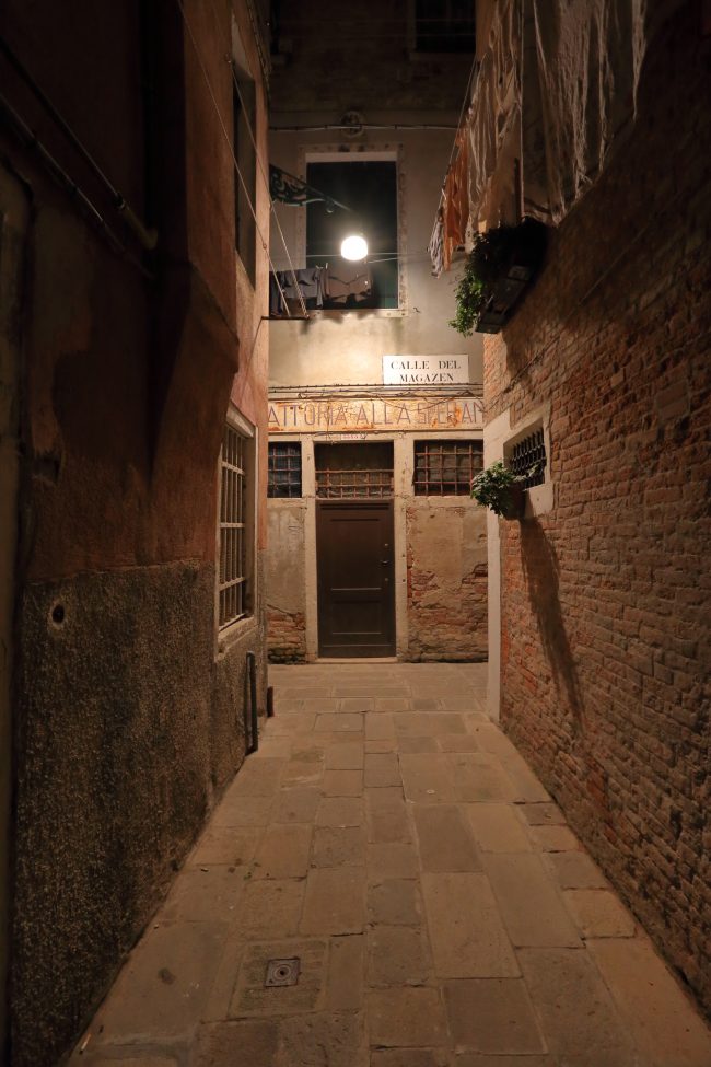 Venezia-Tavern-in-Calle-del-Magazen_3401